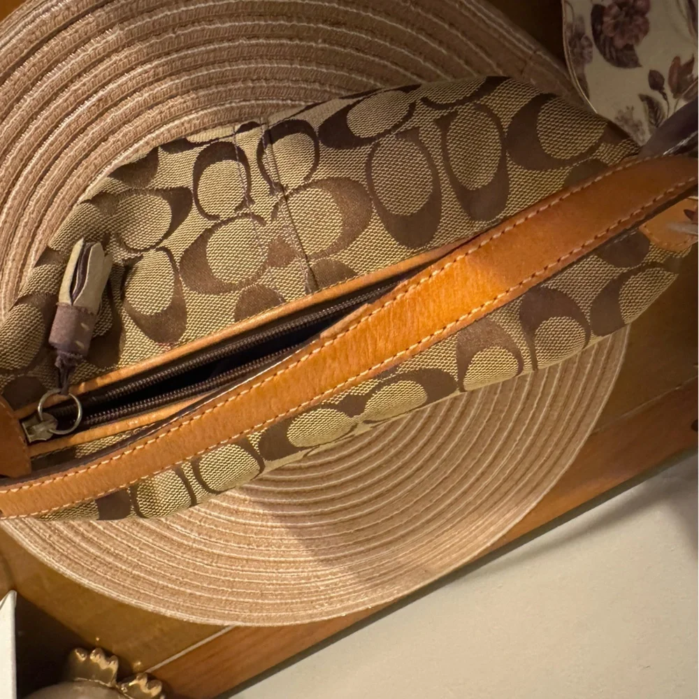 Vintage Y2K Coach Signature logo Mini Purple Suede Baguette shoulder bag